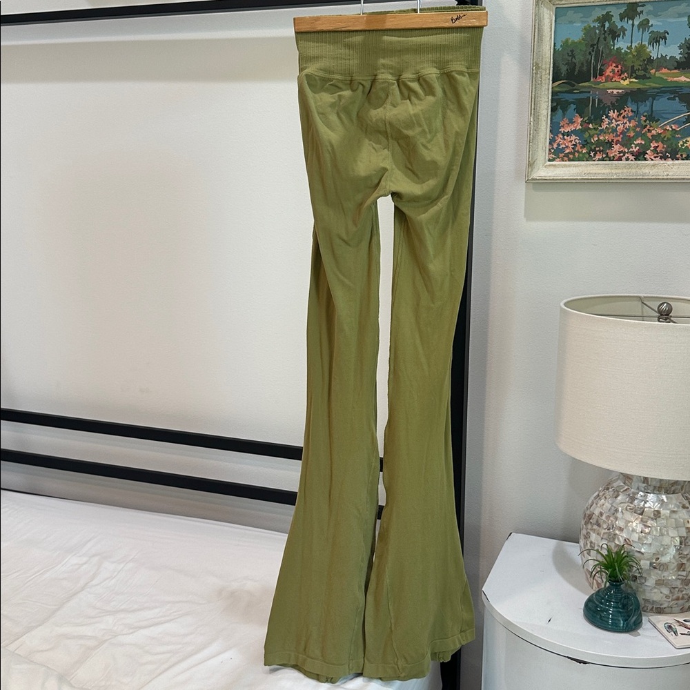 Free People Movement green flare leg stretchy yoga pants, leggings - Picture 6 of 6